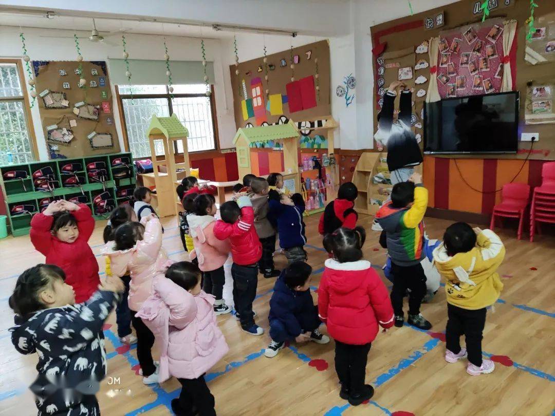 
【班级动态】小小搬运工——小班体育运动“JDB电子”(图3)