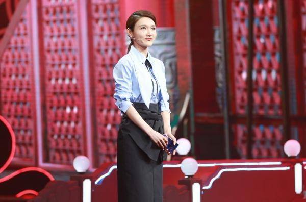 JDB电子-
央视主持人龙洋播报新闻效果一般 “整容脸”显着 观众不认可(图5)